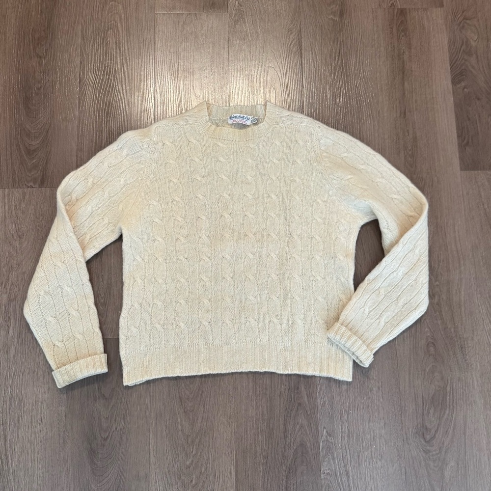 Vintage Robert Scott Ltd. 100% Pure Shetland Wool
Sweater size 44 US 12-14
